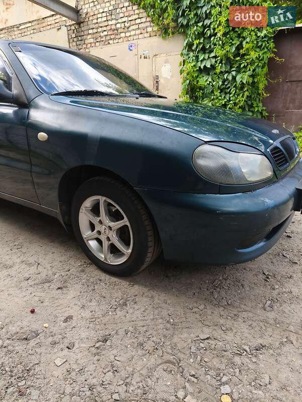 Седан Daewoo Lanos 2000 в Киеве