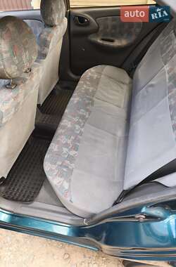 Седан Daewoo Lanos 2000 в Киеве