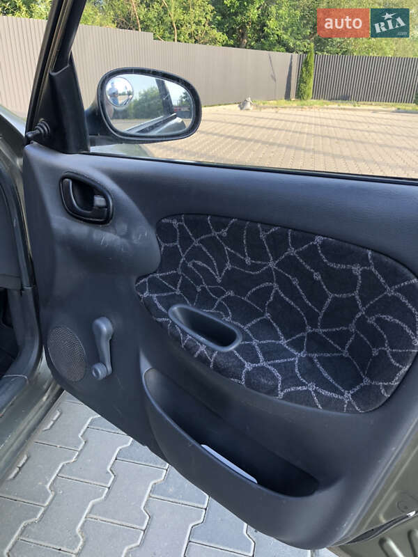 Седан Daewoo Lanos 2004 в Иршаве