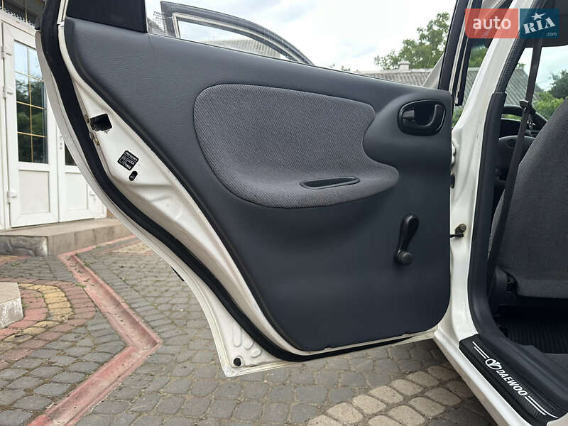 Седан Daewoo Lanos 2006 в Хотині