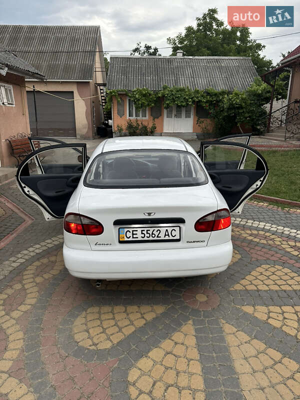 Седан Daewoo Lanos 2006 в Хотині
