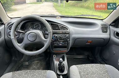 Седан Daewoo Lanos 2004 в 