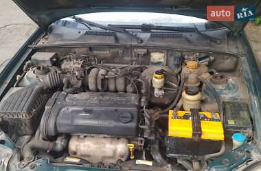 Хетчбек Daewoo Lanos 2001 в 
