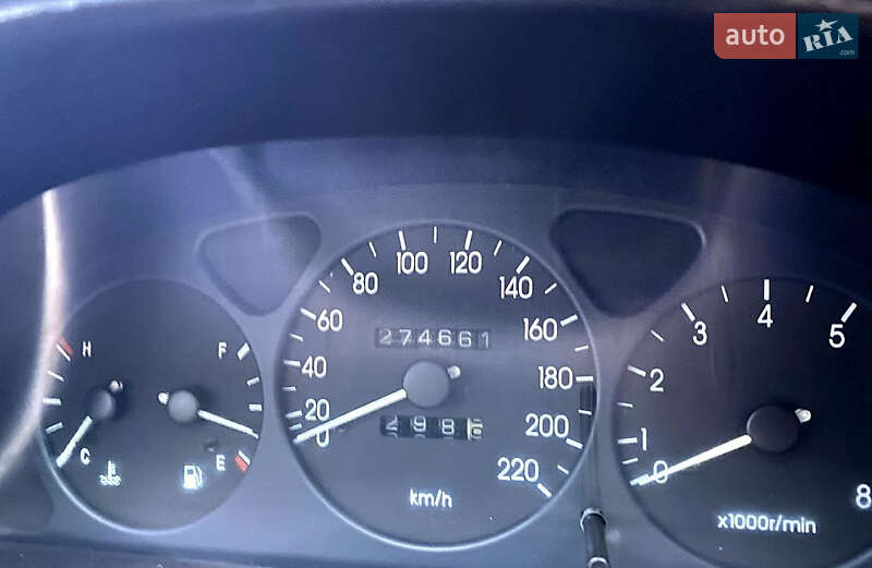 Седан Daewoo Lanos 2001 в Чугуеве