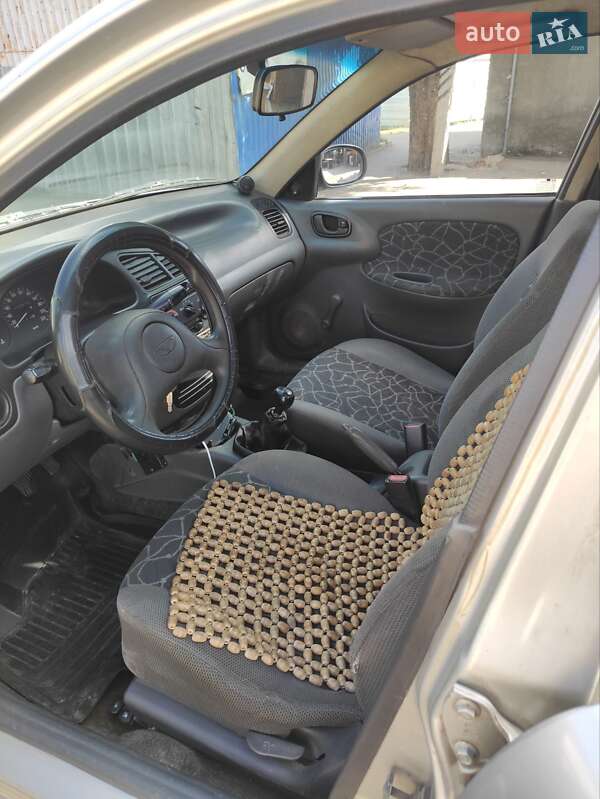 Седан Daewoo Lanos 2003 в Харькове