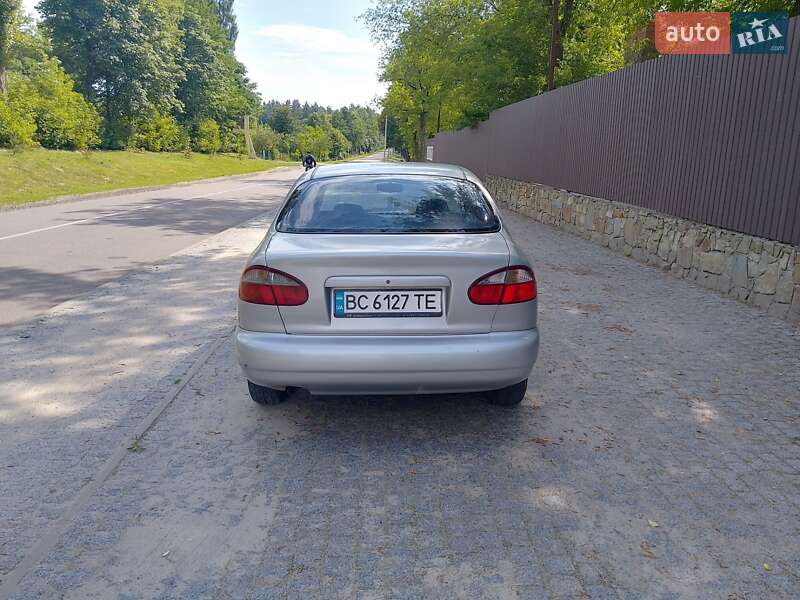 Седан Daewoo Lanos 1998 в Новом Ярычеве
