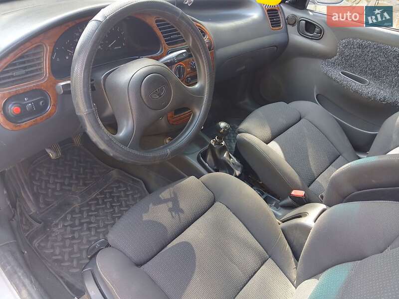 Седан Daewoo Lanos 1998 в Новом Ярычеве