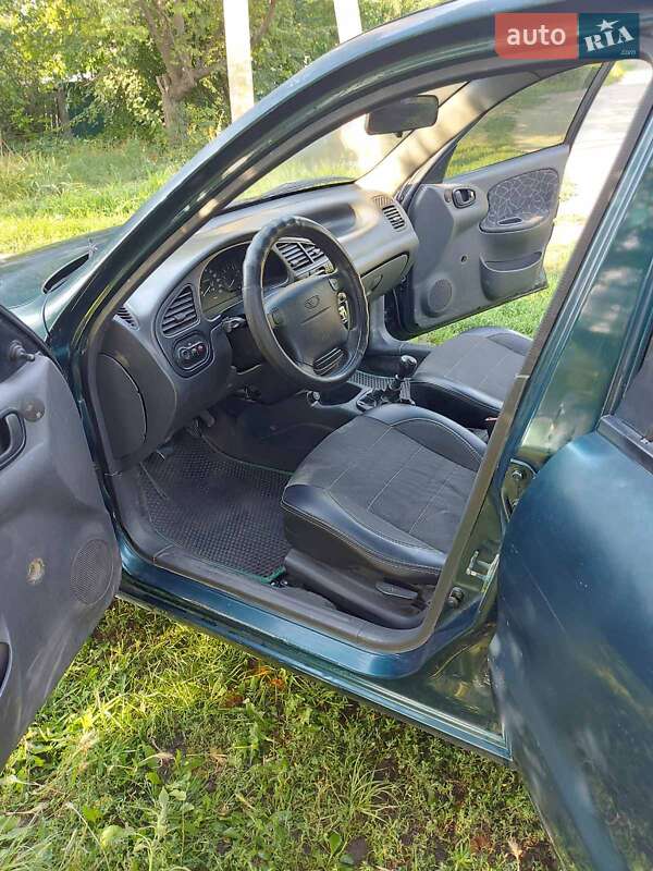 Седан Daewoo Lanos 2002 в Днепре