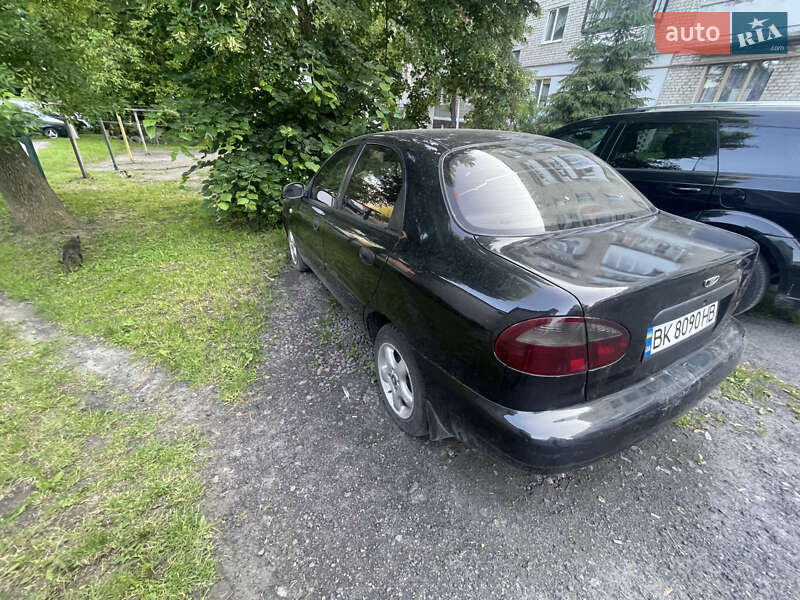 Седан Daewoo Lanos 2008 в Дубні