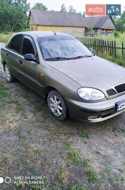 Седан Daewoo Lanos 2003 в Малині