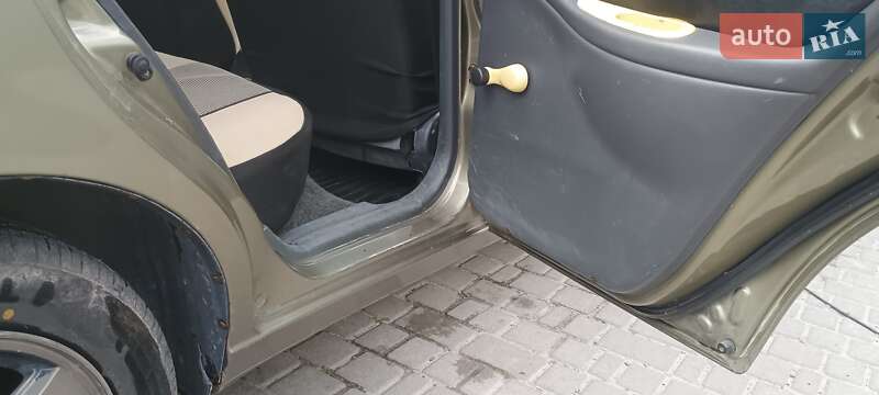 Седан Daewoo Lanos 2004 в Николаеве