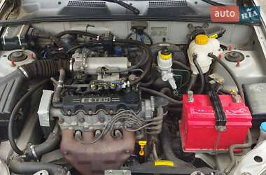 Седан Daewoo Lanos 2005 в Кривом Роге