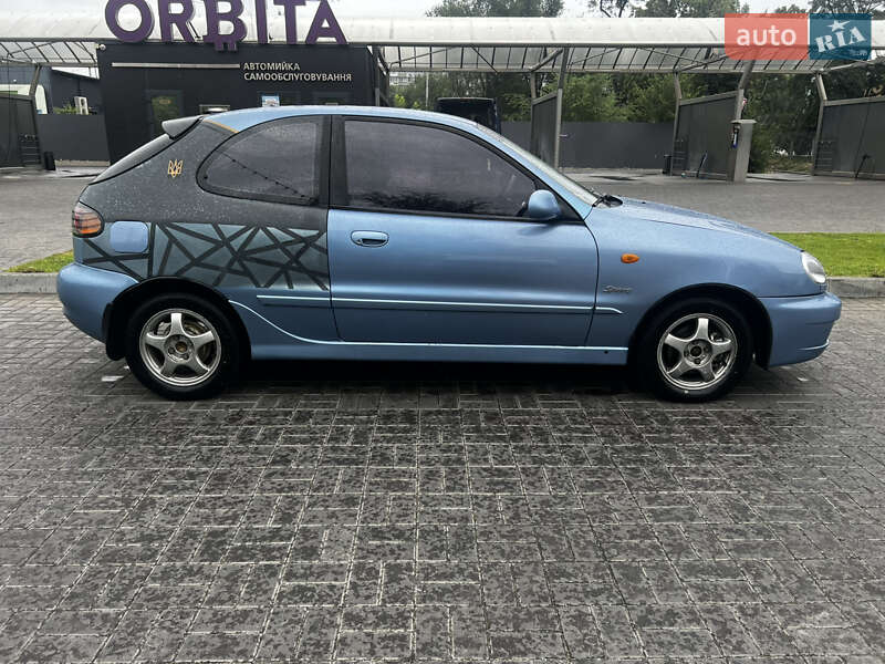 Хэтчбек Daewoo Lanos 2003 в Днепре