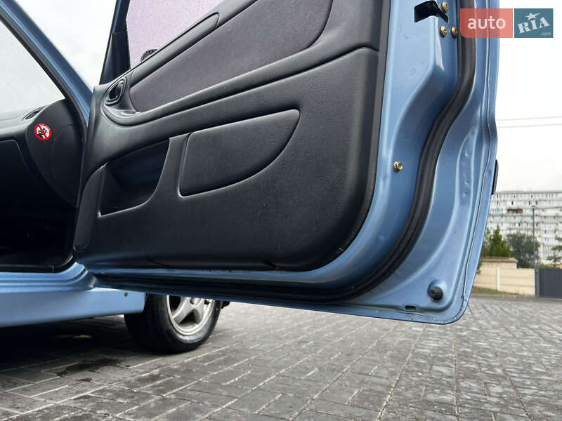 Хэтчбек Daewoo Lanos 2003 в Днепре