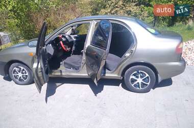 Седан Daewoo Lanos 2004 в 