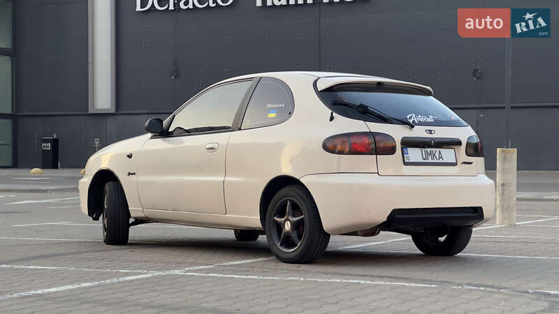 Хэтчбек Daewoo Lanos 2002 в Киеве