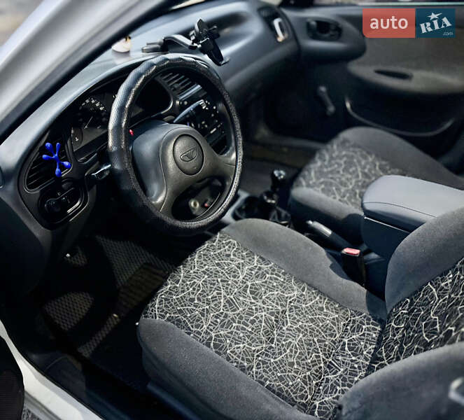 Седан Daewoo Lanos 2009 в Николаеве
