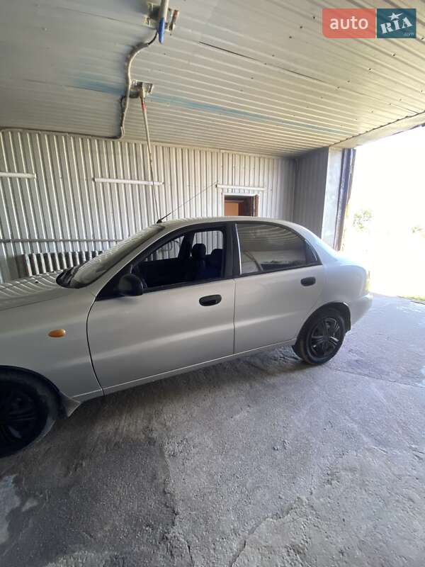 Седан Daewoo Lanos 2008 в Джурине