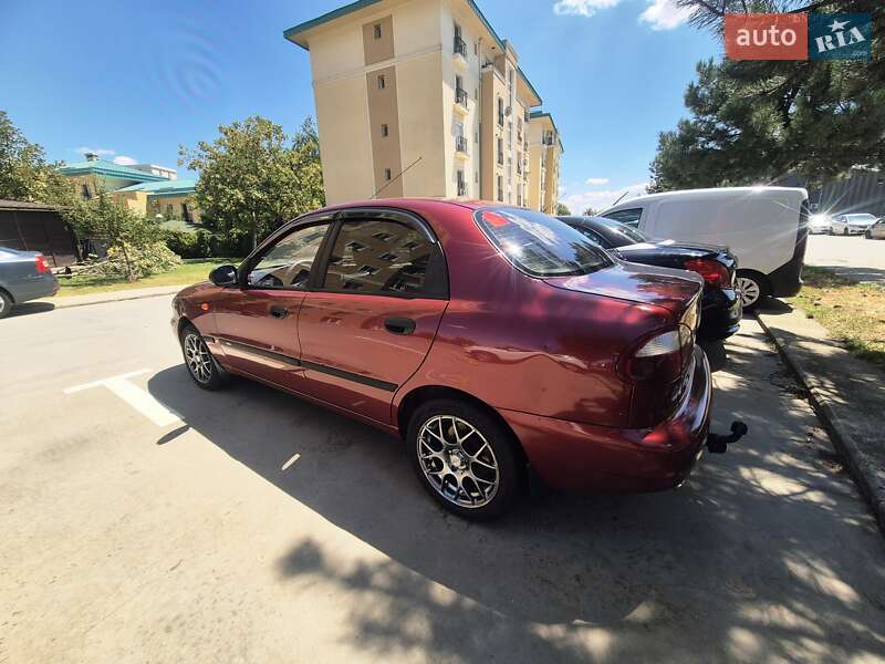 Седан Daewoo Lanos 2004 в Одессе