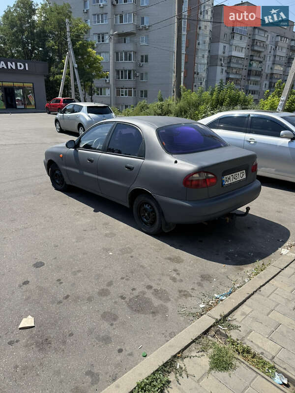 Седан Daewoo Lanos 2002 в Романове