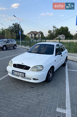 Седан Daewoo Lanos 2002 в Дніпрі