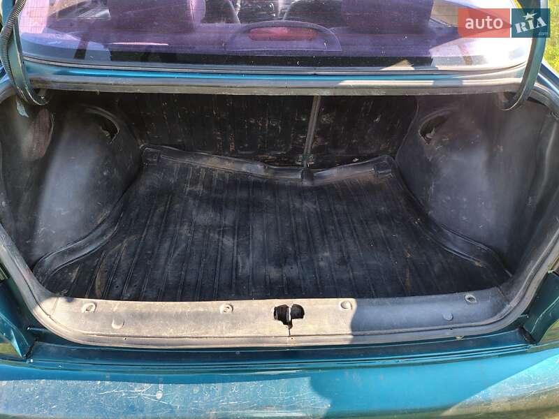 Седан Daewoo Lanos 2004 в Чугуеве