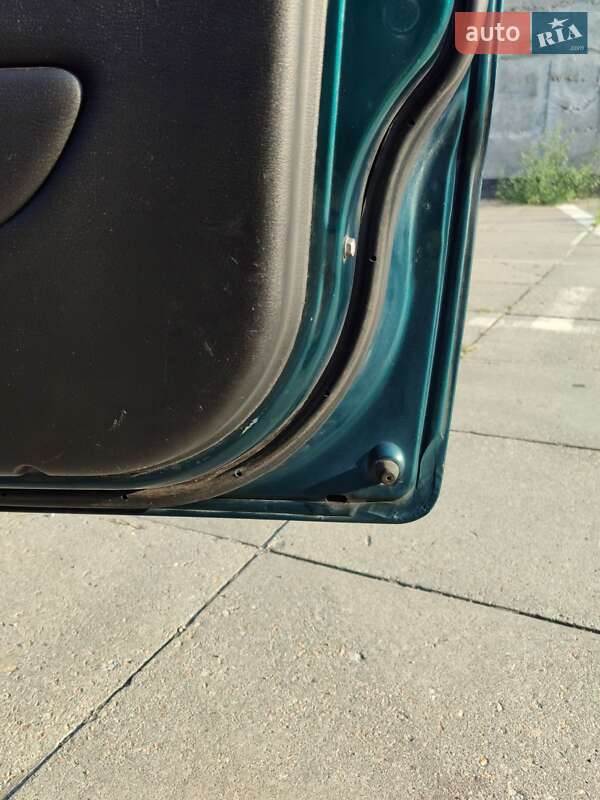 Хетчбек Daewoo Lanos 2001 в Запоріжжі