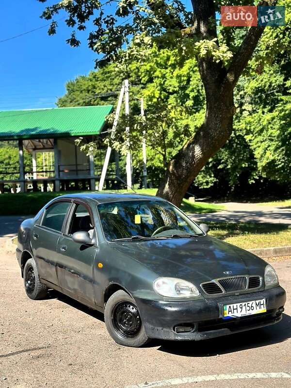 Седан Daewoo Lanos 1998 в Львове