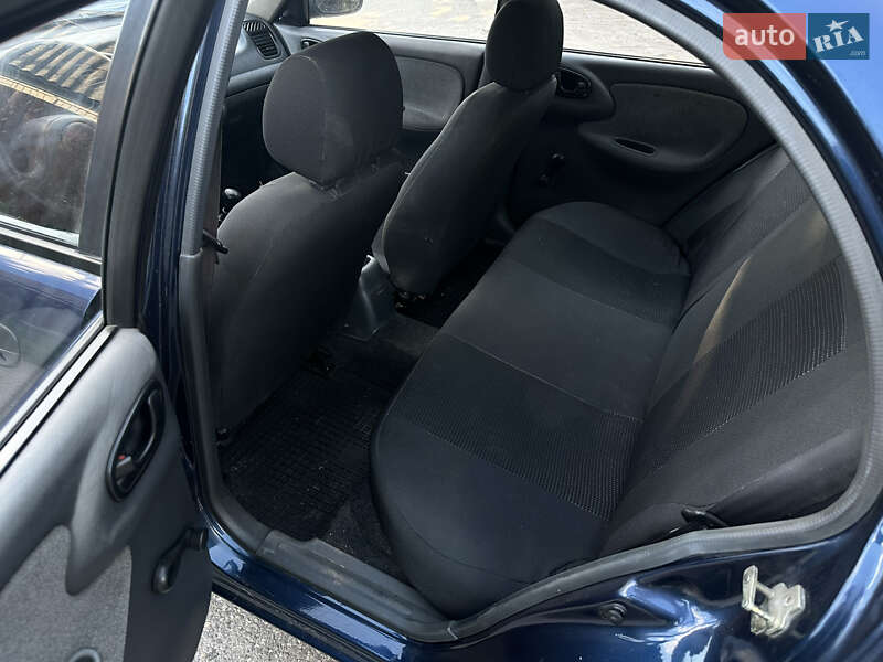 Седан Daewoo Lanos 2006 в Новом Буге