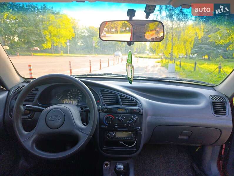 Седан Daewoo Lanos 2006 в Ровно