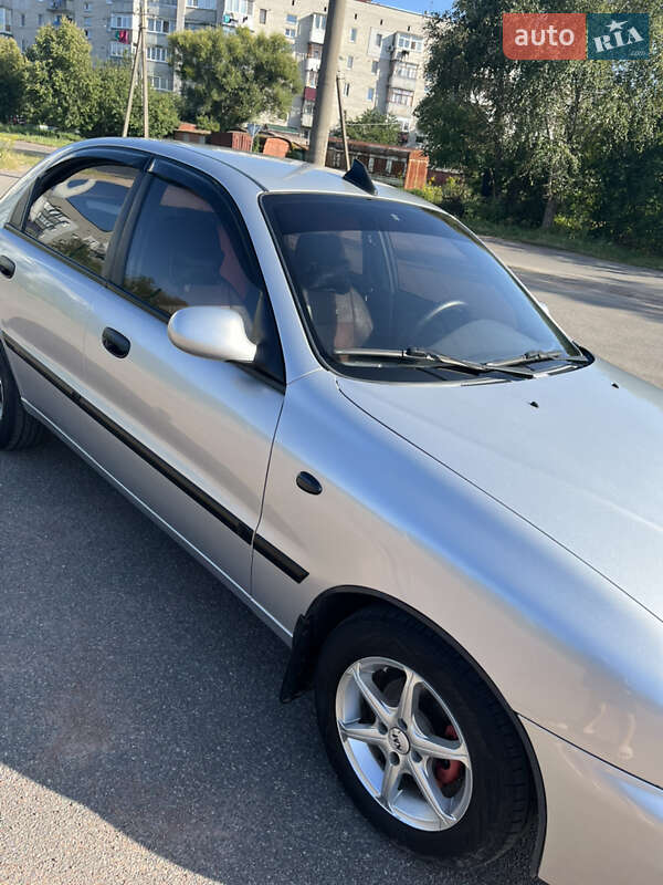 Седан Daewoo Lanos 2005 в Коростене