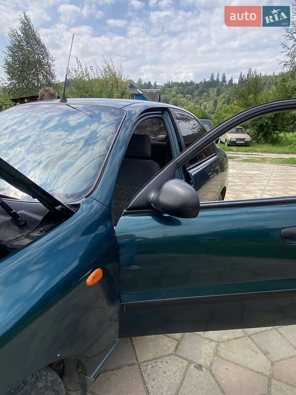 Седан Daewoo Lanos 2006 в Косове