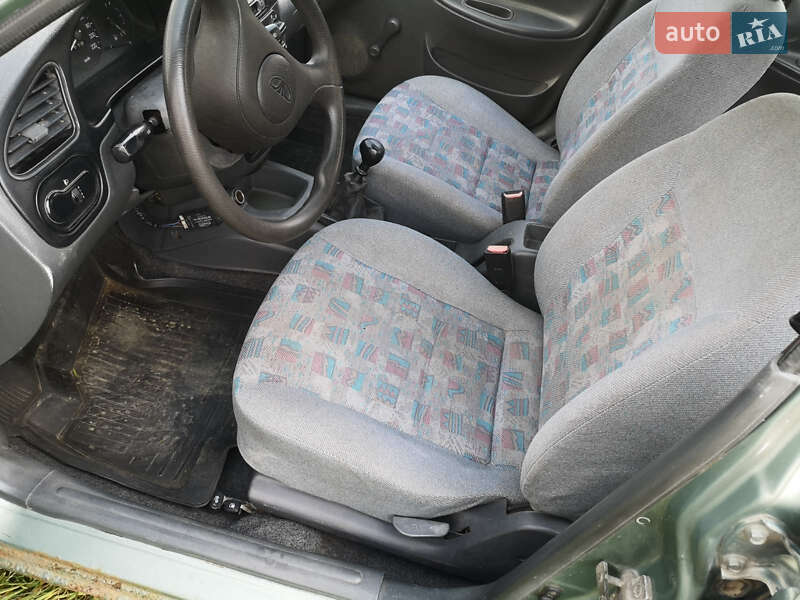 Седан Daewoo Lanos 2006 в Городке