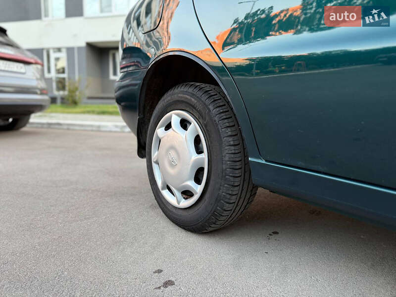 Седан Daewoo Lanos 2004 в Харькове