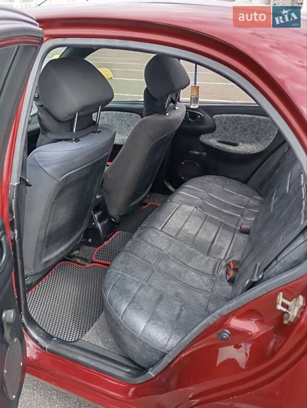 Седан Daewoo Lanos 2004 в Киеве