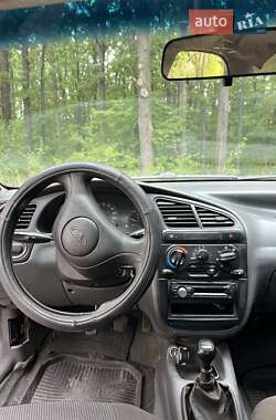 Седан Daewoo Lanos 1998 в 