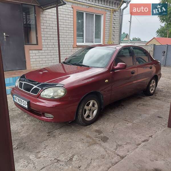 Седан Daewoo Lanos 1998 в Миколаївці