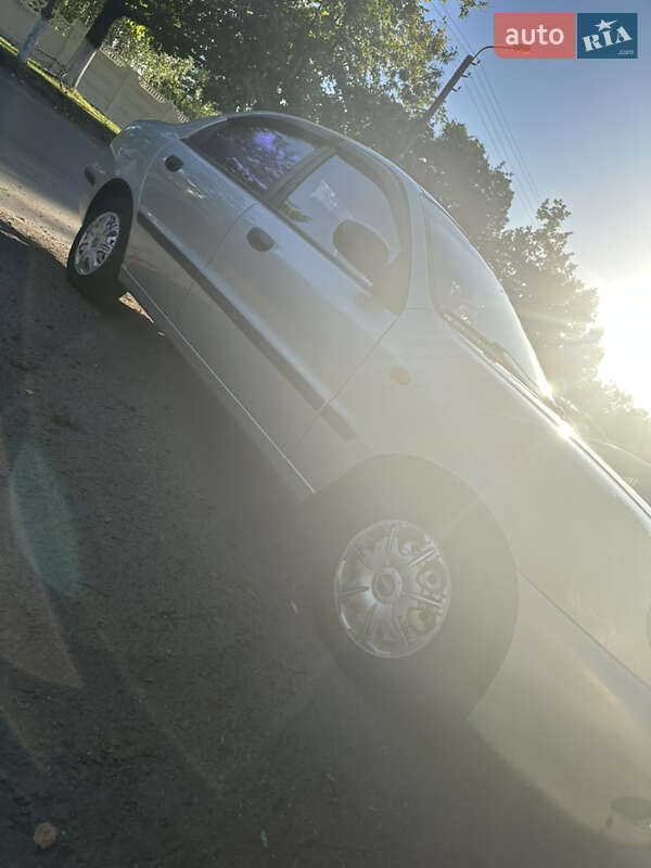 Седан Daewoo Lanos 2003 в Чернигове