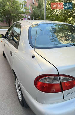 Седан Daewoo Lanos 2001 в 