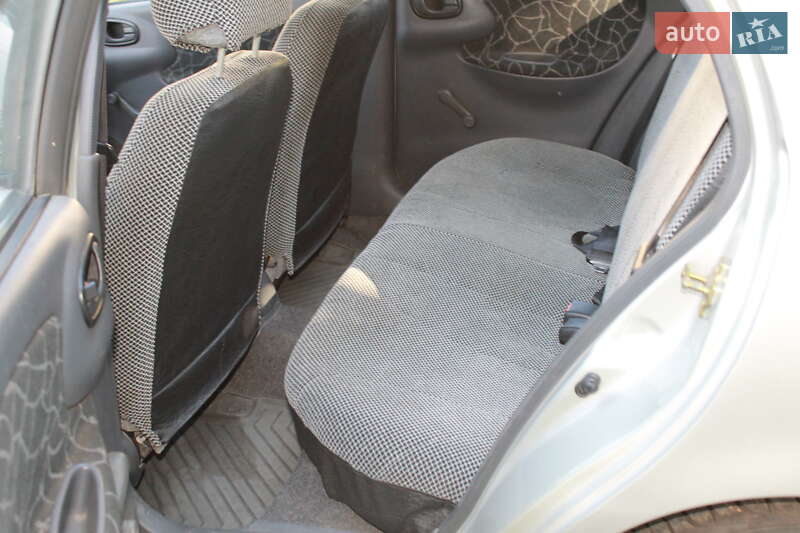 Седан Daewoo Lanos 2004 в Києві