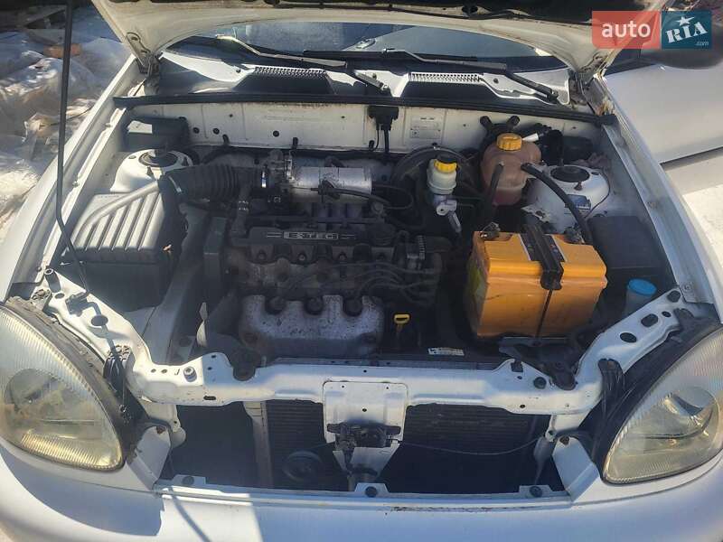 Седан Daewoo Lanos 2003 в Жашківу