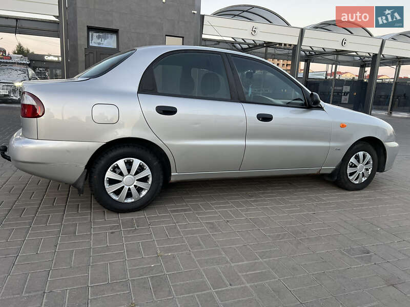 Седан Daewoo Lanos 2003 в Києві