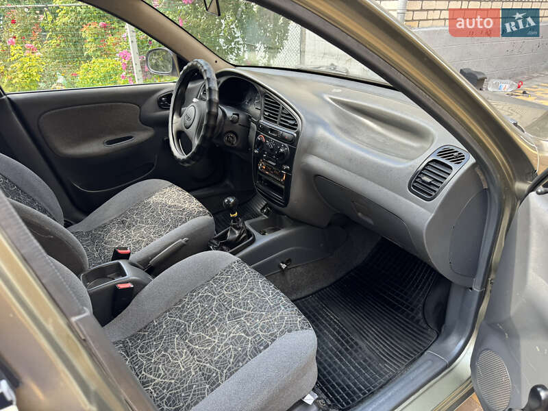 Седан Daewoo Lanos 2005 в Новом Буге