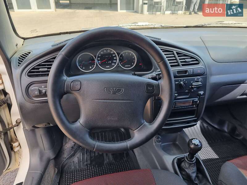 Седан Daewoo Lanos 2001 в Краматорську