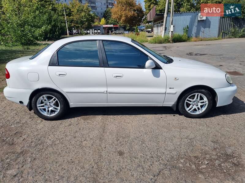 Седан Daewoo Lanos 2001 в Краматорську