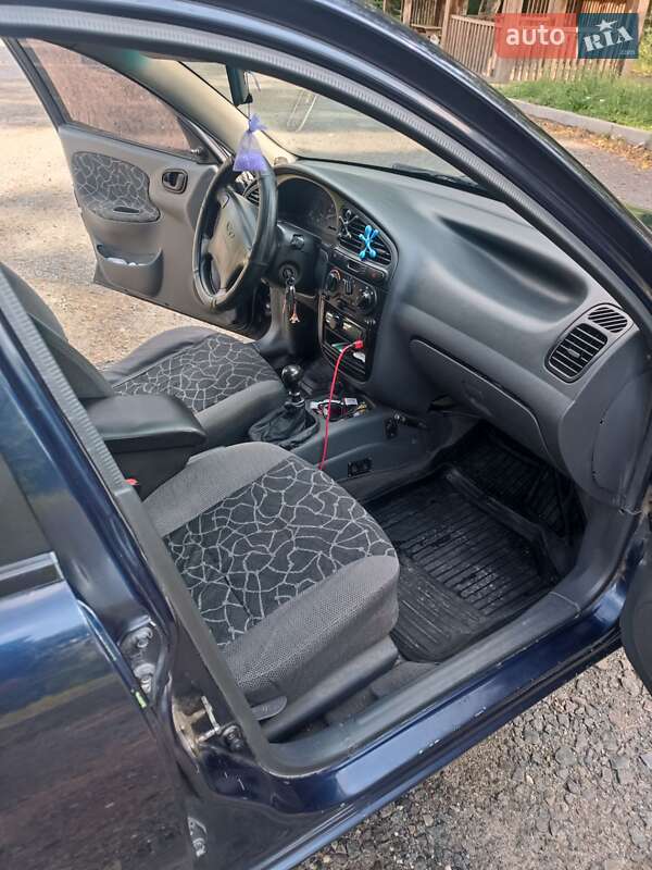 Седан Daewoo Lanos 2002 в Бережанах