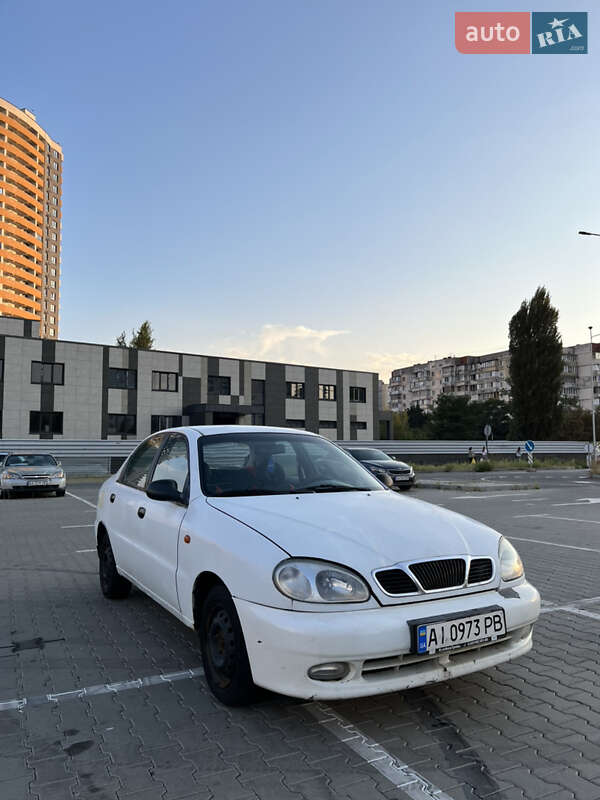 Седан Daewoo Lanos 2001 в 