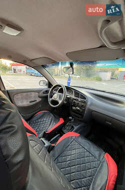 Седан Daewoo Lanos 2001 в 
