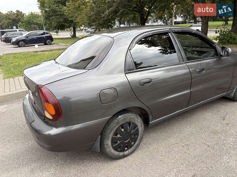 Седан Daewoo Lanos 2013 в Львові