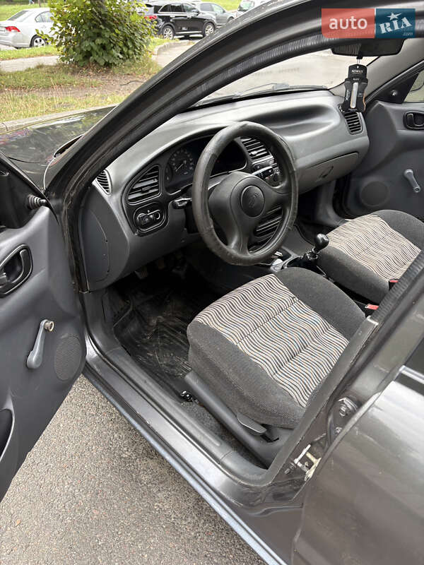 Седан Daewoo Lanos 2013 в Львові